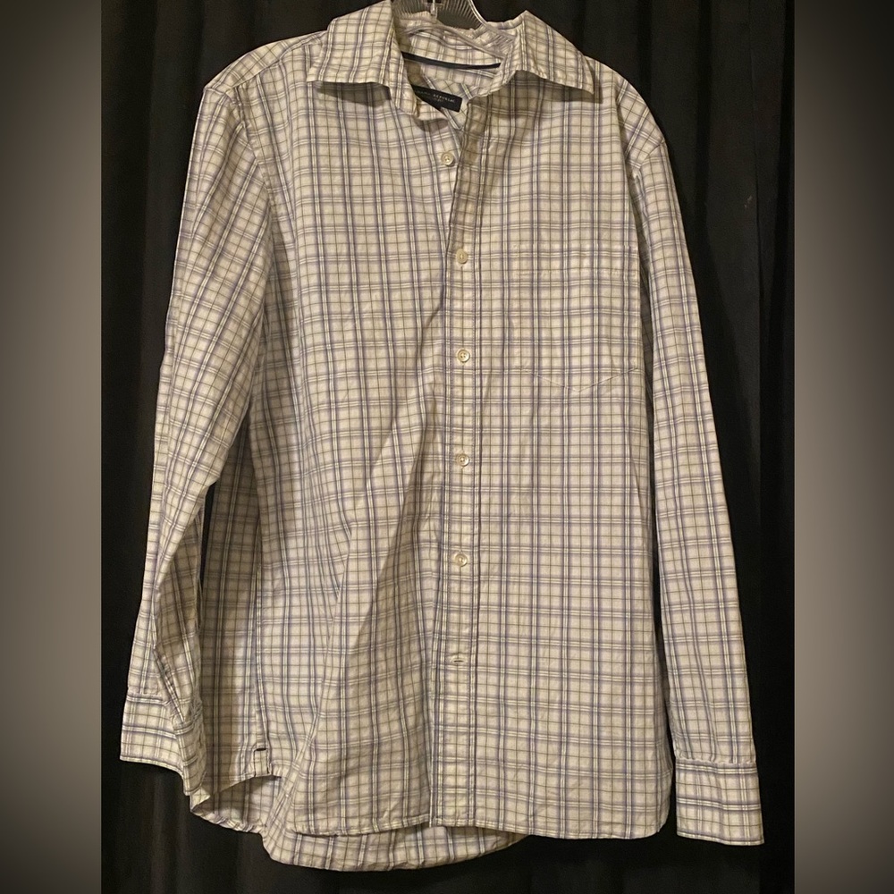 Banana republic men’s classic fit medium white button up shirt